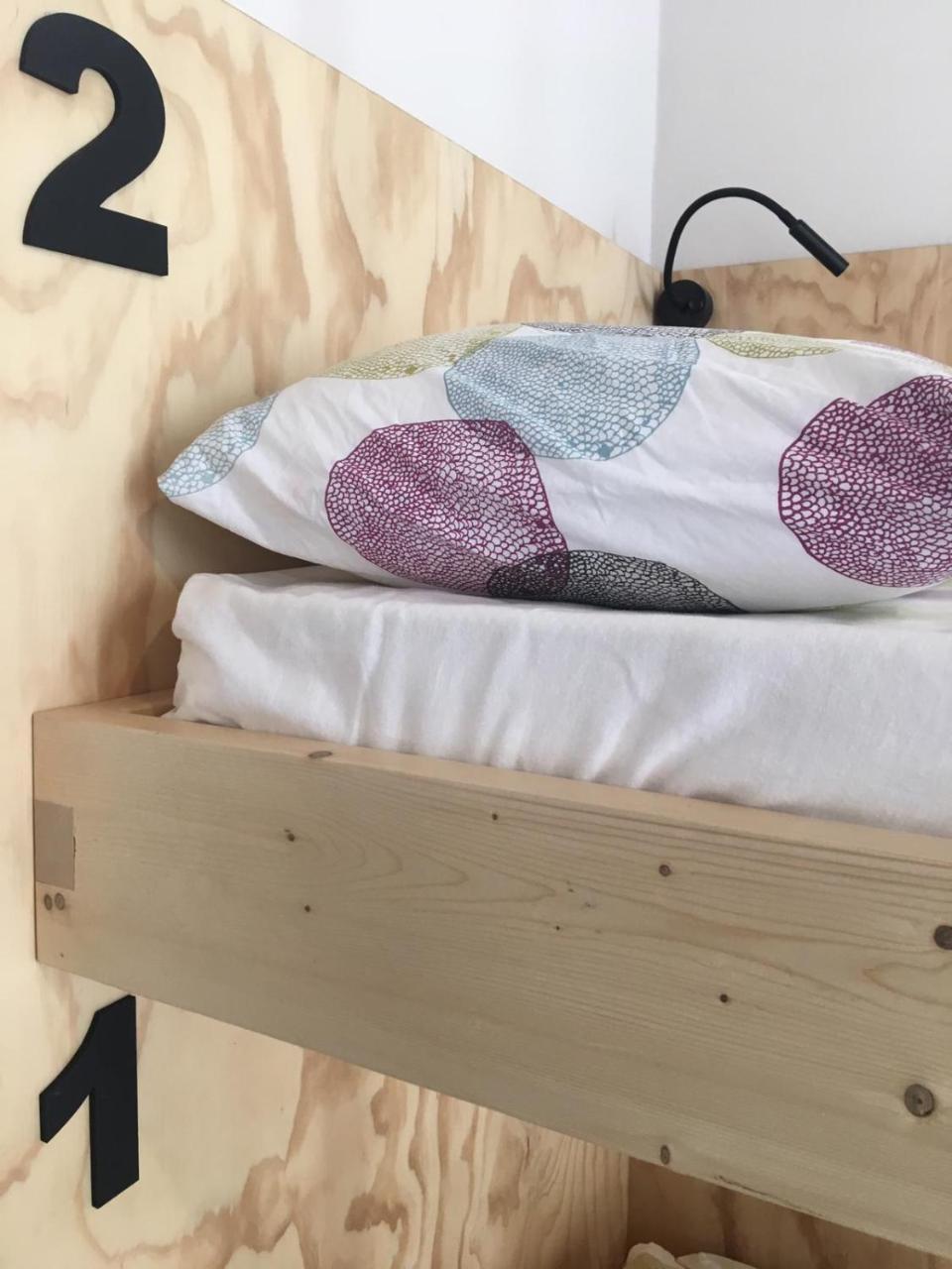 Posto Letto in Dormitorio con 6 Letti