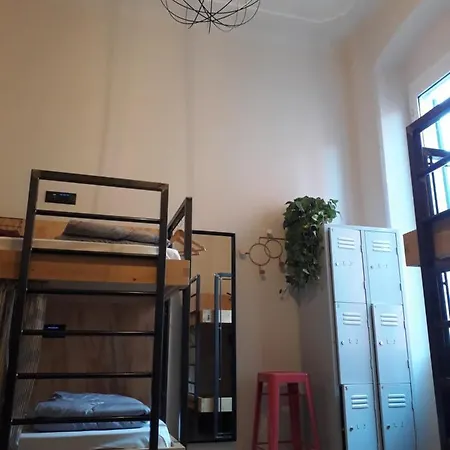 5 Terre Backpackers City-3
